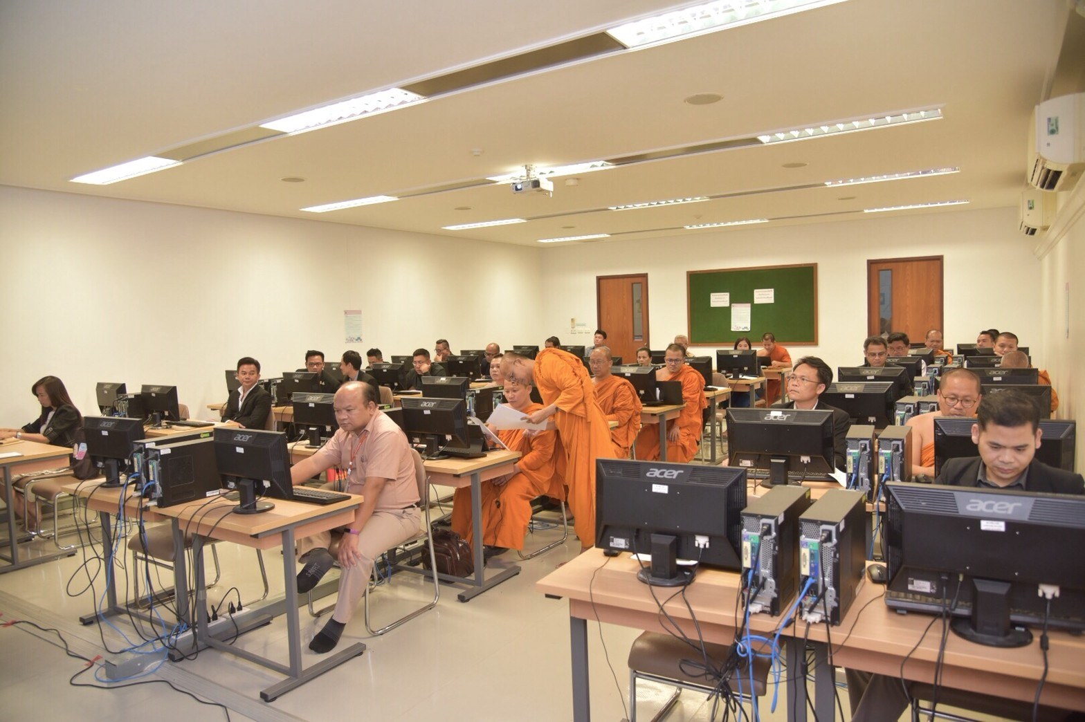 การประชุมขับเคลื่อนการทำวารสารให้เป็นไปตามเกณฑ์มาตรฐาน TCI ครั้งที่ ๑/๒๕๖๒ 69333095 2362454470540616 7977240035298639872 o